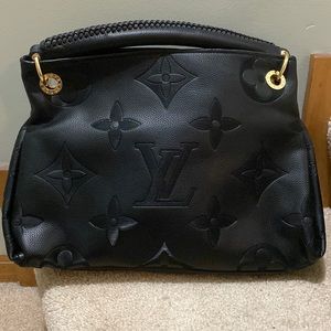 Black purse